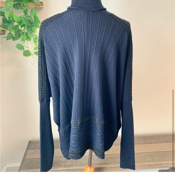 Valentino Sweater - Picture 4 of 7